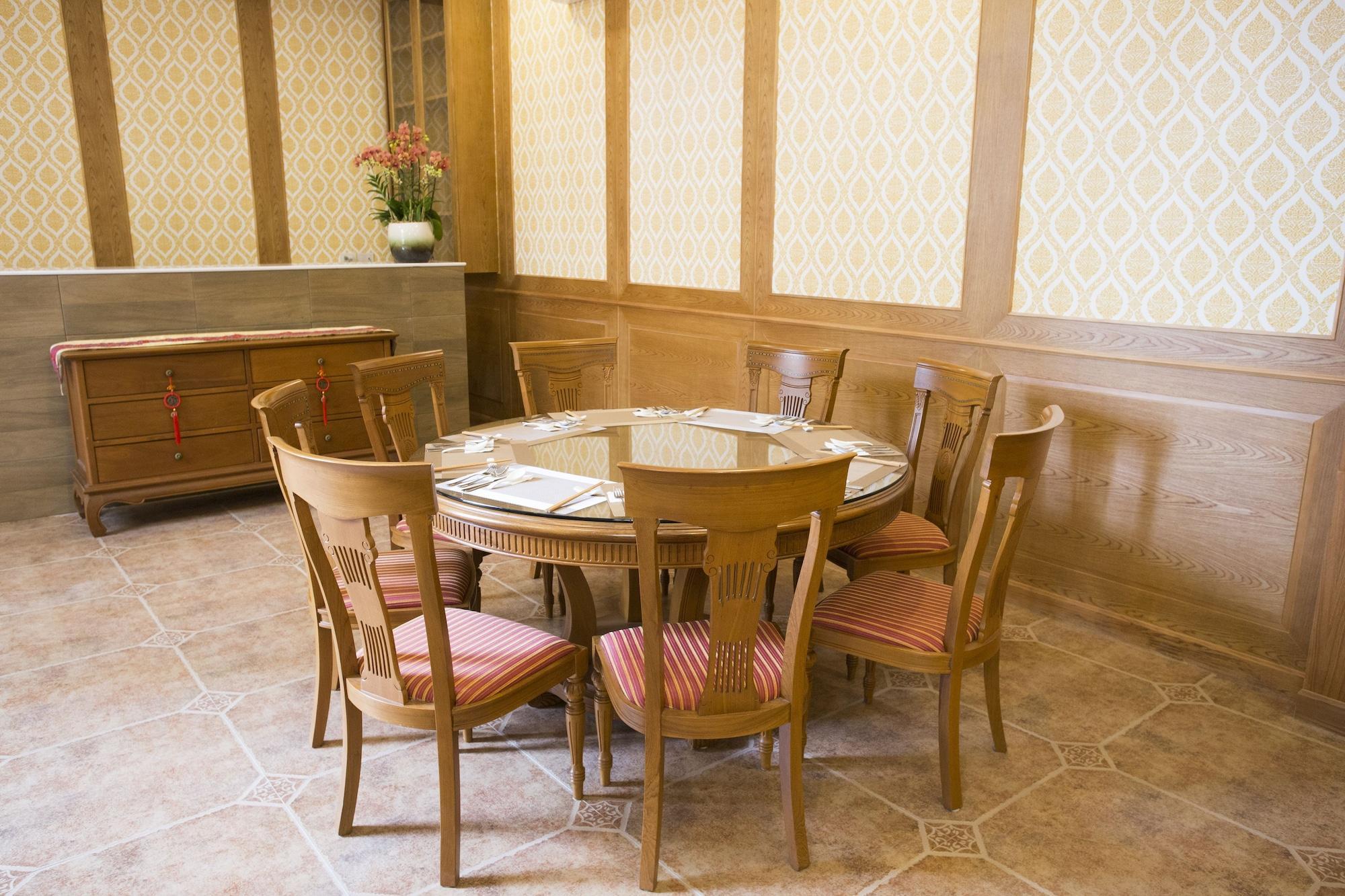 J&Y Hotel Latphrao 35 Банкок Екстериор снимка