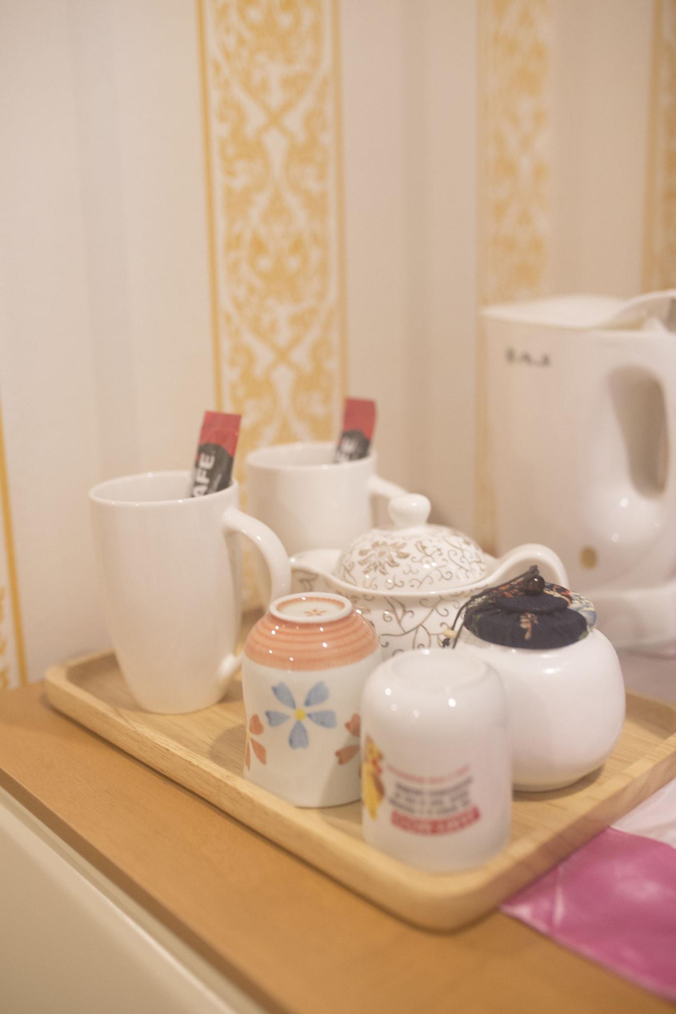 J&Y Hotel Latphrao 35 Банкок Екстериор снимка