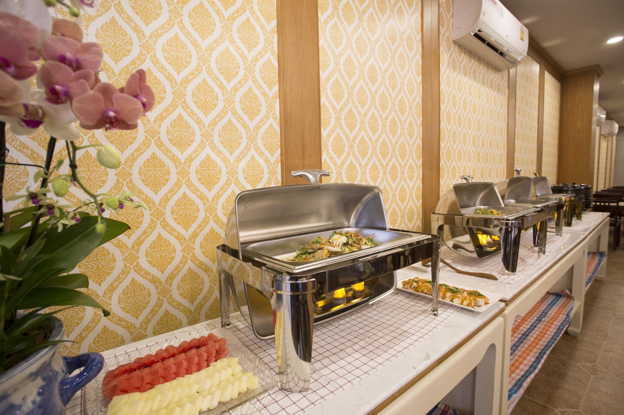 J&Y Hotel Latphrao 35 Банкок Екстериор снимка