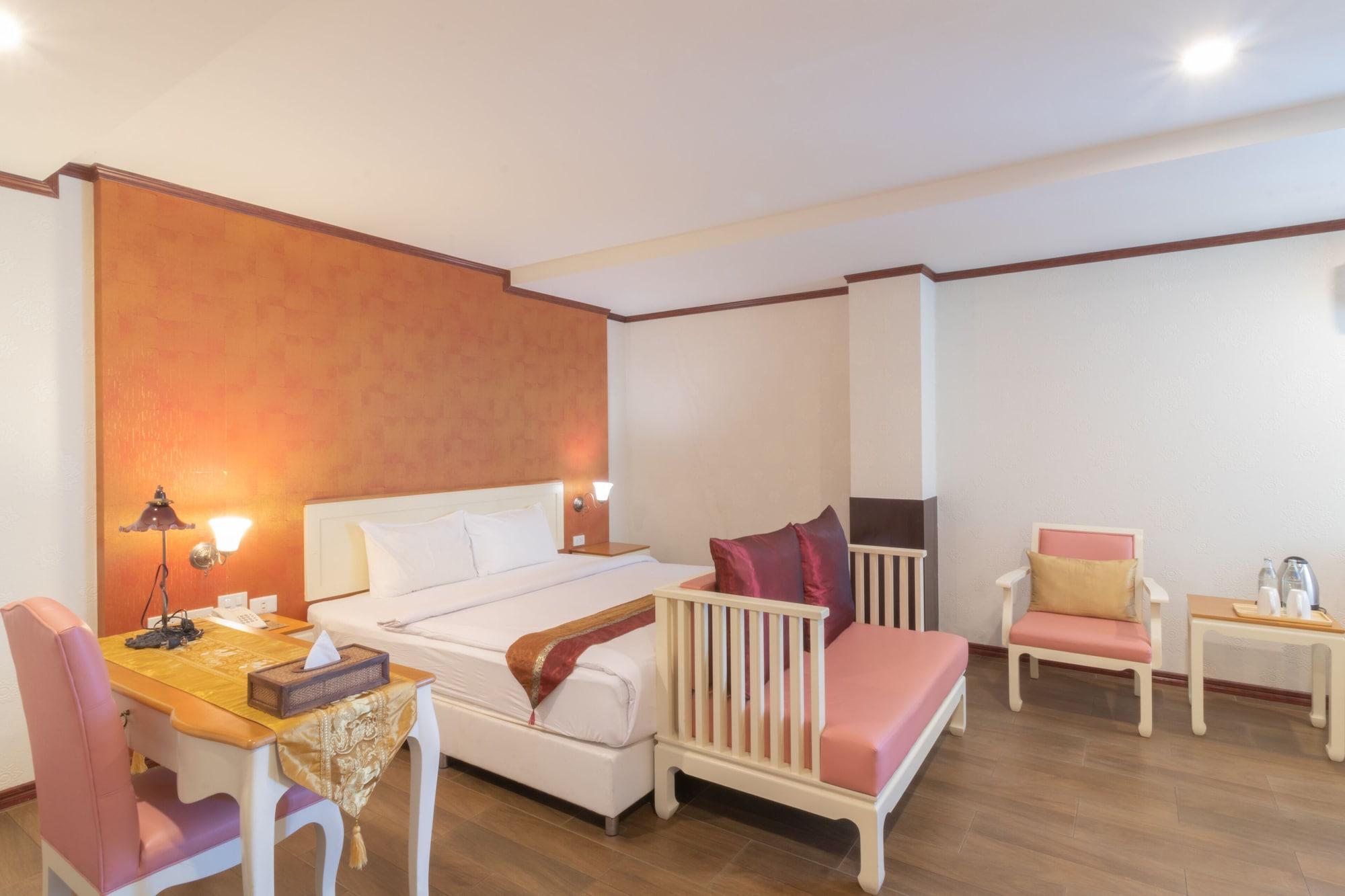 J&Y Hotel Latphrao 35 Банкок Екстериор снимка