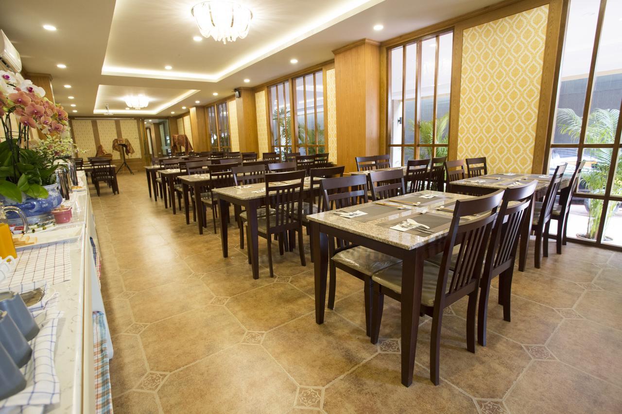 J&Y Hotel Latphrao 35 Банкок Екстериор снимка