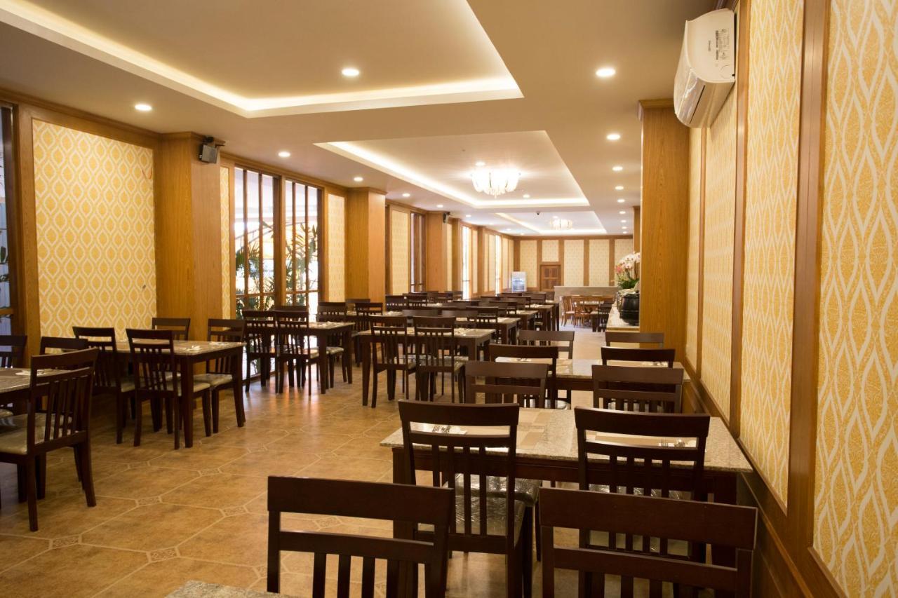 J&Y Hotel Latphrao 35 Банкок Екстериор снимка