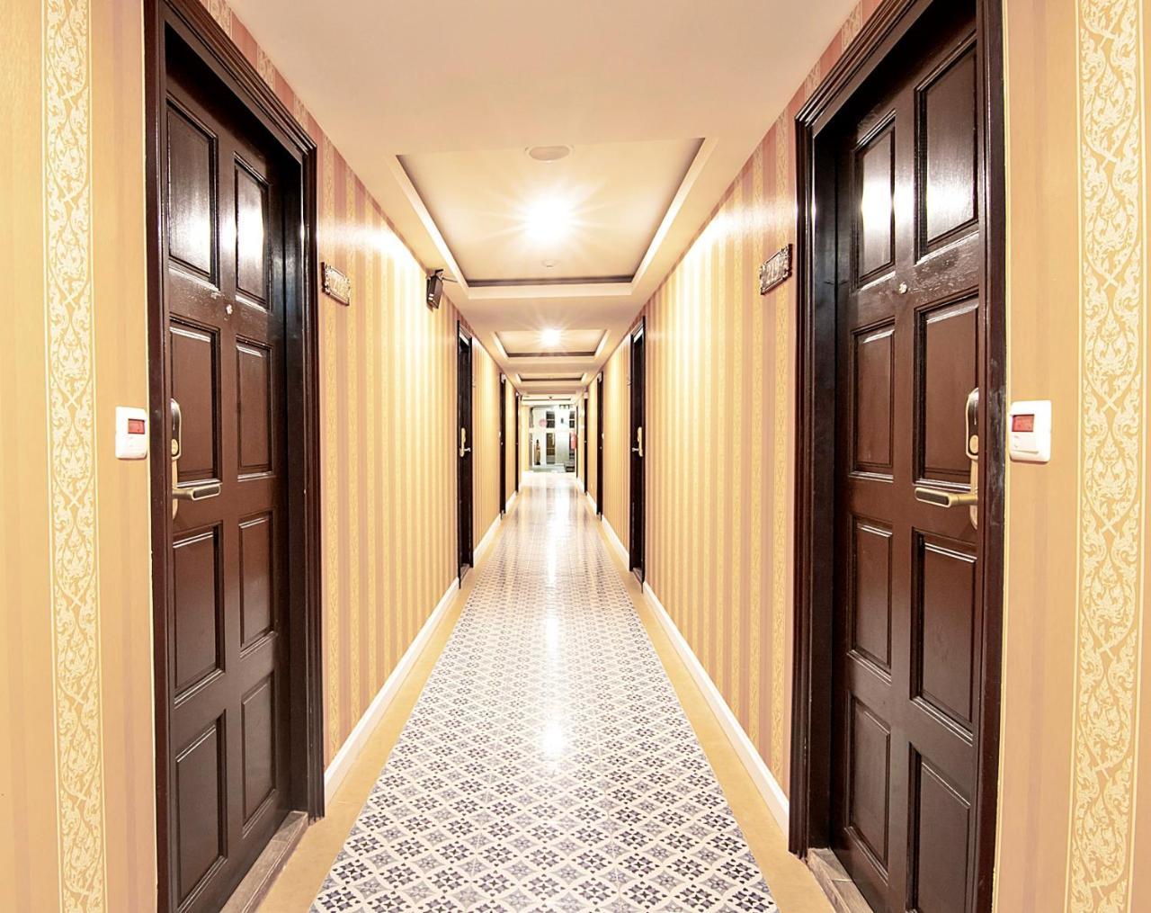 J&Y Hotel Latphrao 35 Банкок Екстериор снимка