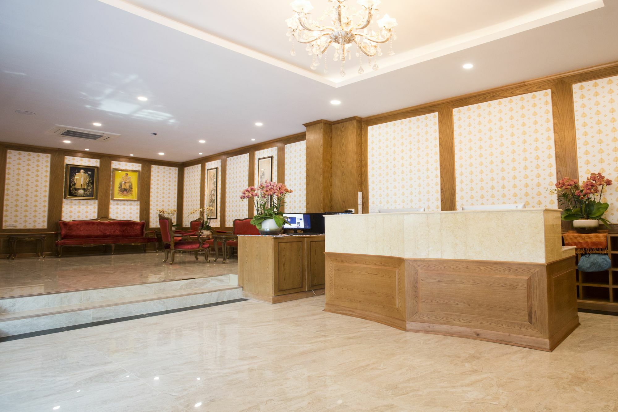 J&Y Hotel Latphrao 35 Банкок Екстериор снимка