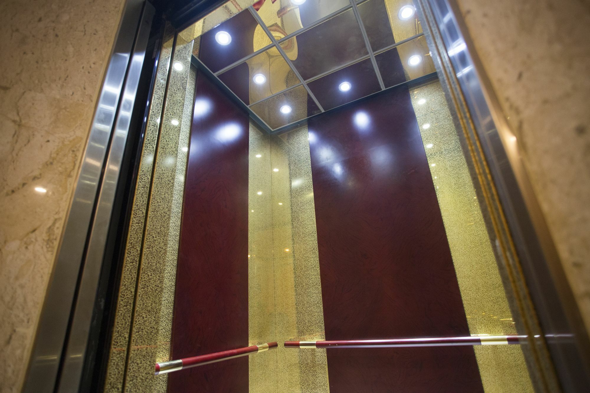 J&Y Hotel Latphrao 35 Банкок Екстериор снимка